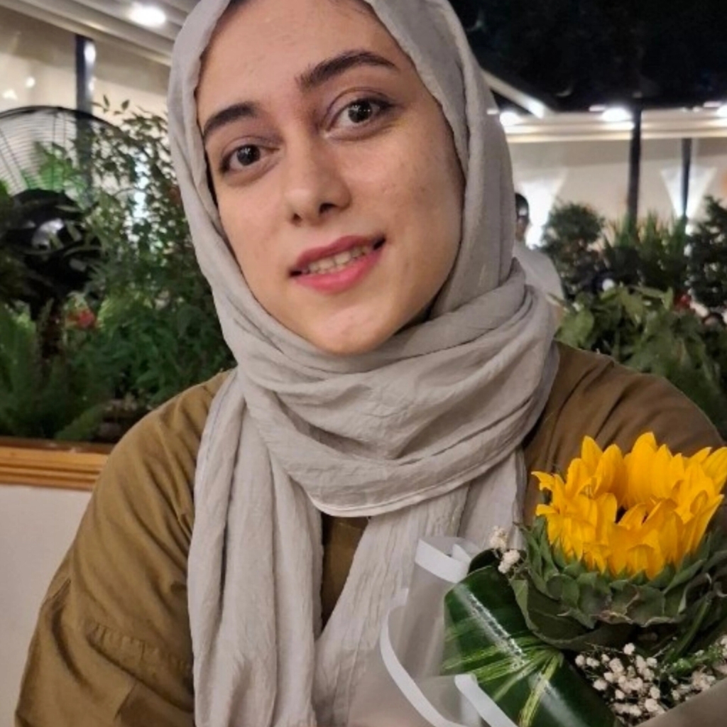  دنیا ماهفروزی